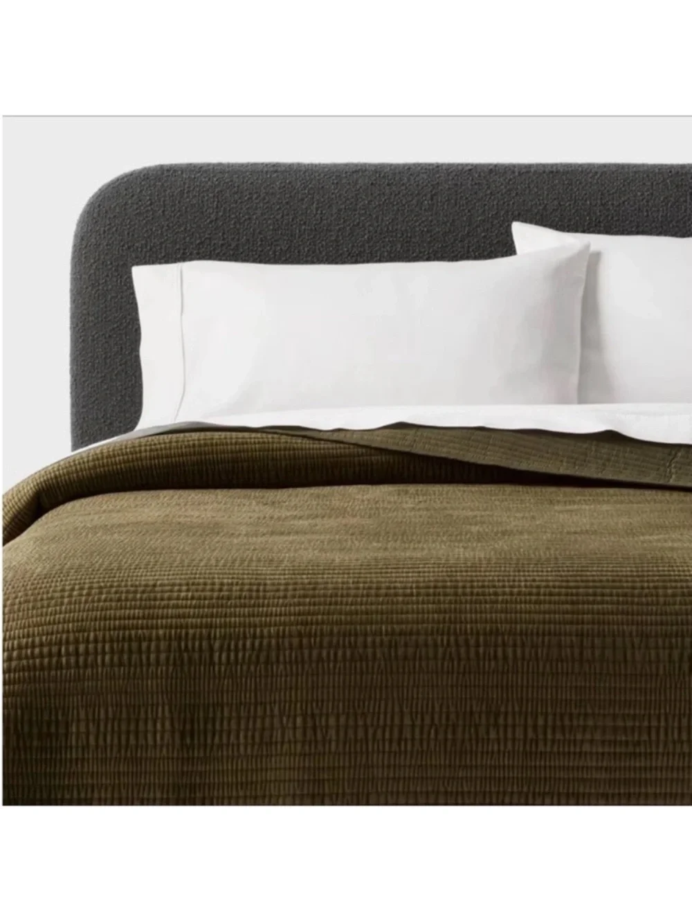 NWT Full/Queen Ruched Velvet Quilt Green - Threshold